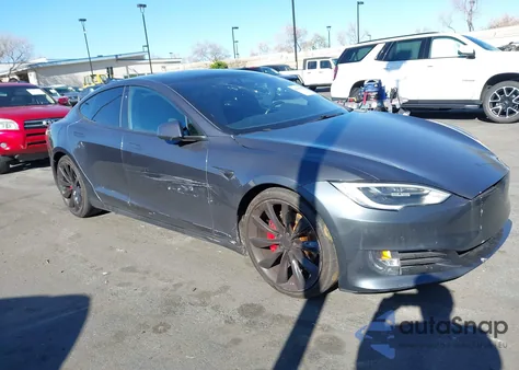 2017 Tesla Model S 60/75 z USA, uszkodzony, nr VIN 5YJSA1E15HF225167